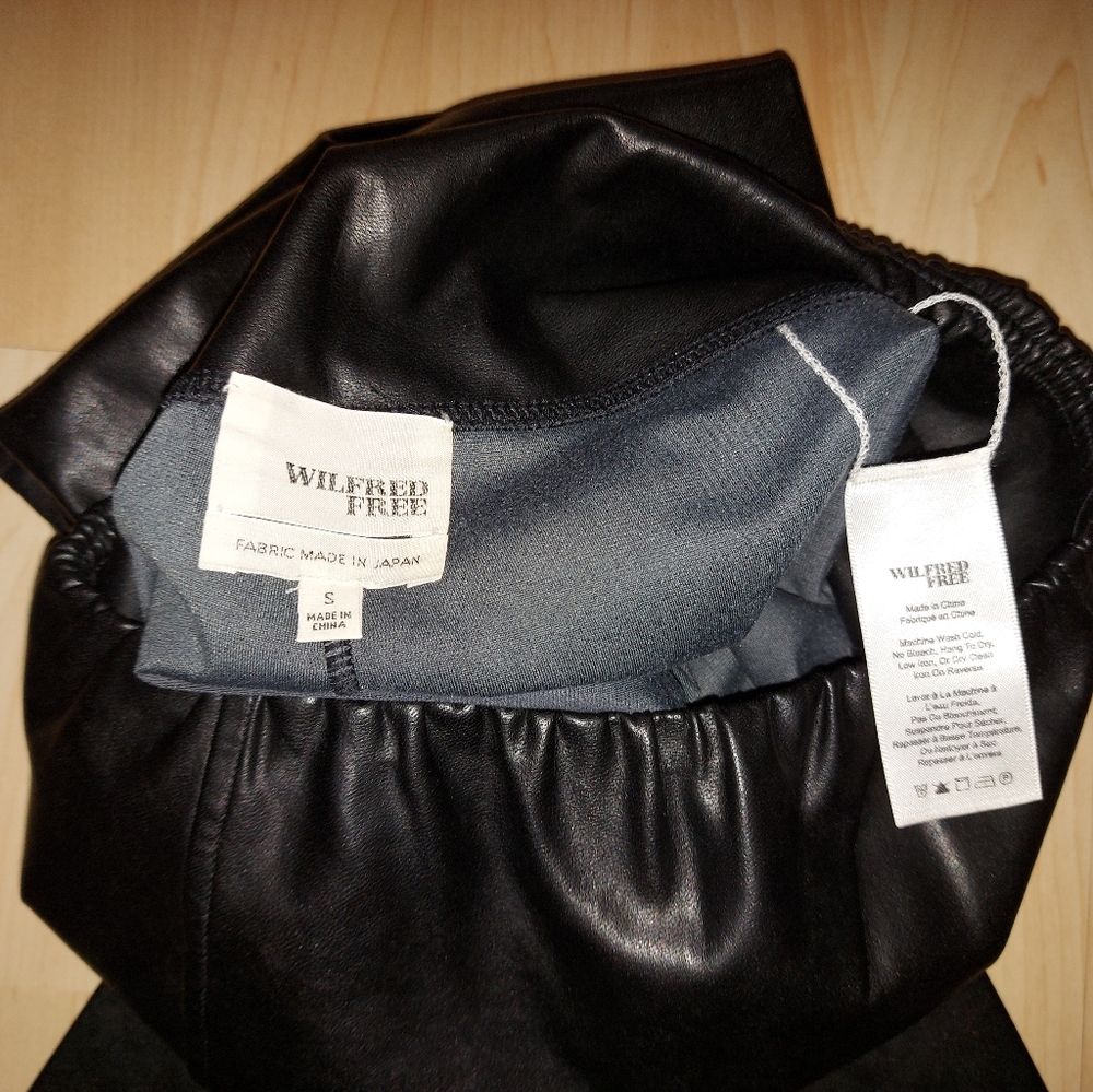 Wilfred Free Aritzia Vegan Leather 2 Pair Bundle - Picture 7 of 9